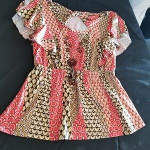 Small womens top with detachable neckalace